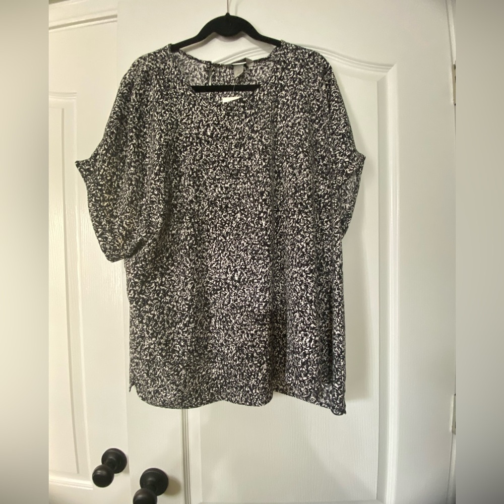 CJ Banks Black and White Top Women’s Size 3X